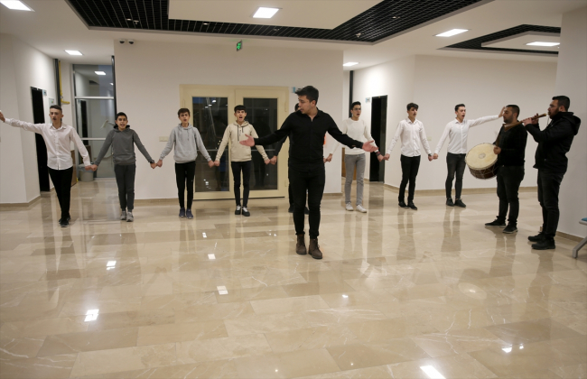 "Düğünler halaysız kalmasın" diye 632 kişiye eğitim veriyorlar